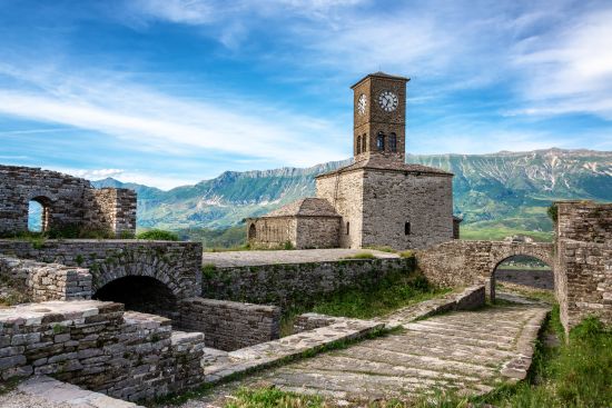 Albanie-uvod-gjirokaster.jpg Albanie-uvod-gjirokaster.jpg