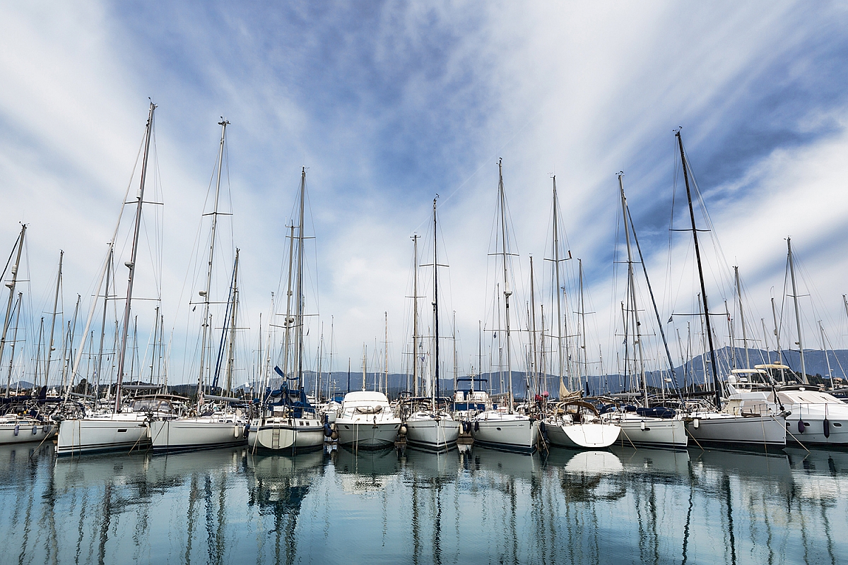 Gouvia, Korfu, Görögország, kikötő