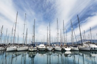 Gouvia, Korfu, Görögország, kikötő