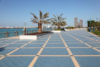 Tengerparti Corniche Boulevard Abu Dhabiban