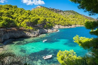 Assos, egy öböl a napsütésben