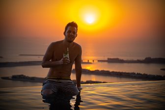 Aura Skypool végtelen medence