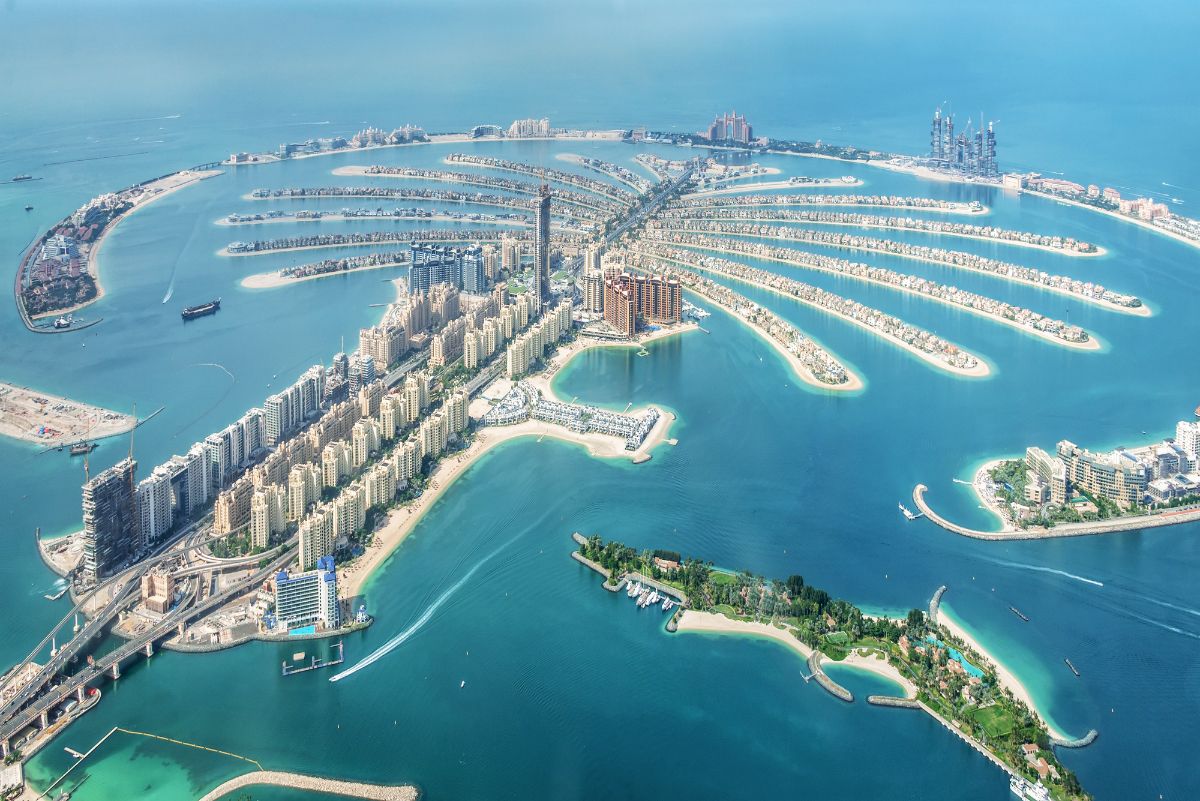 Palm Tower felhőkarcoló a Palm Jumeirah szívében