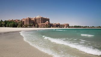 Strand az Emirates Palace Hotelben Abu Dhabiban
